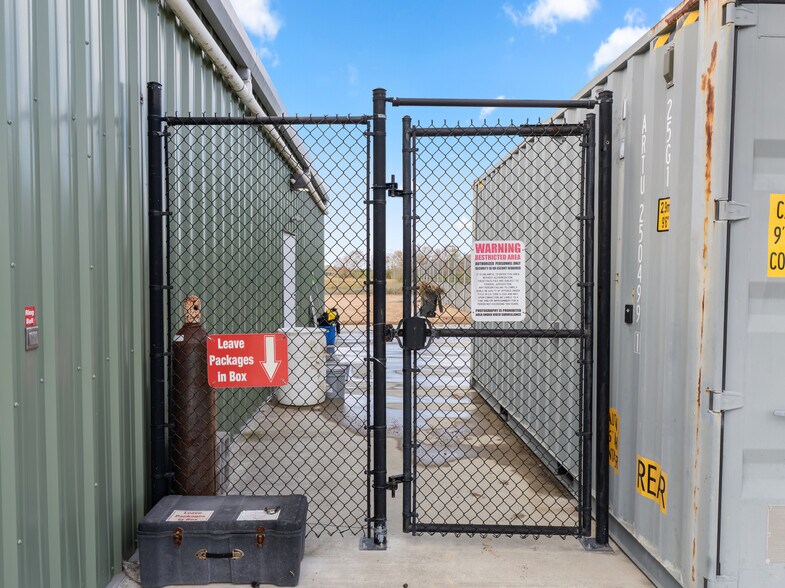 More Photos Of 16640 Highway 36, Needville Industrial For Lease