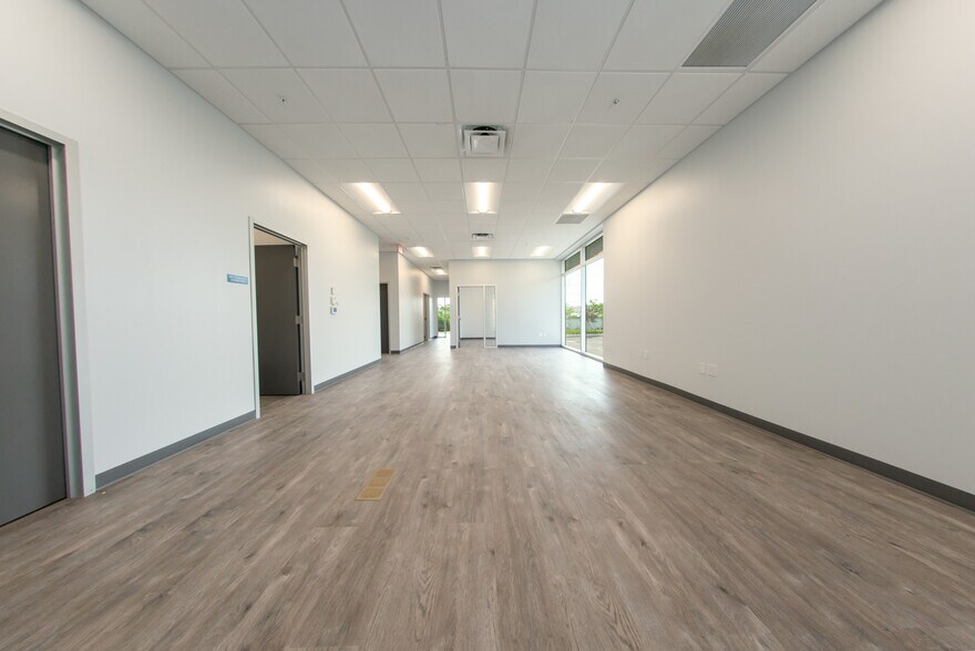 More Photos Of 8593 NW 96th St, Medley Unknown For Lease