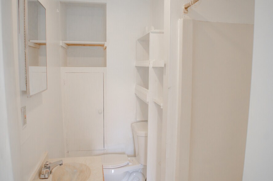 More Photos Of 1620 Columbia Tpke, Castleton On Hudson Storefront Retail Residential For Sale