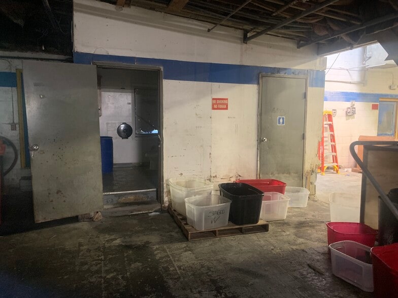 More Photos Of 62 Lakeview St, Leominster Warehouse For Sale