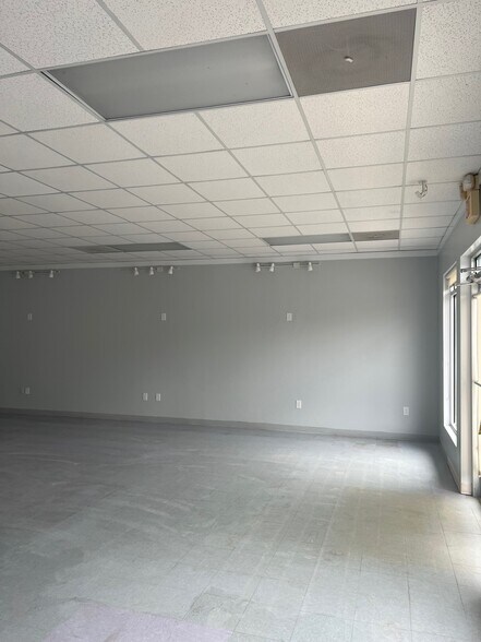 More Photos Of 3349 Valley Pike, Winchester General Retail For Lease