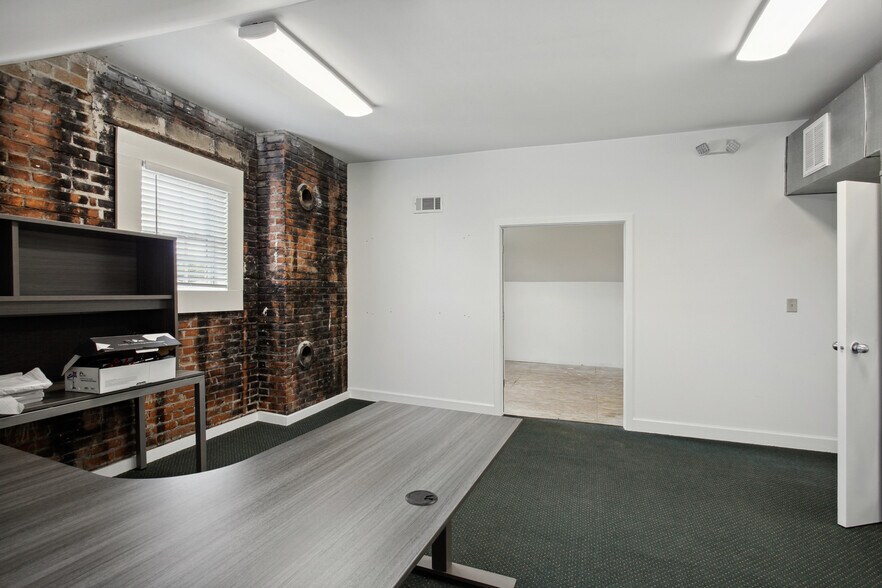 More Photos Of 1719 Abercorn St, Savannah Office Residential For Sale