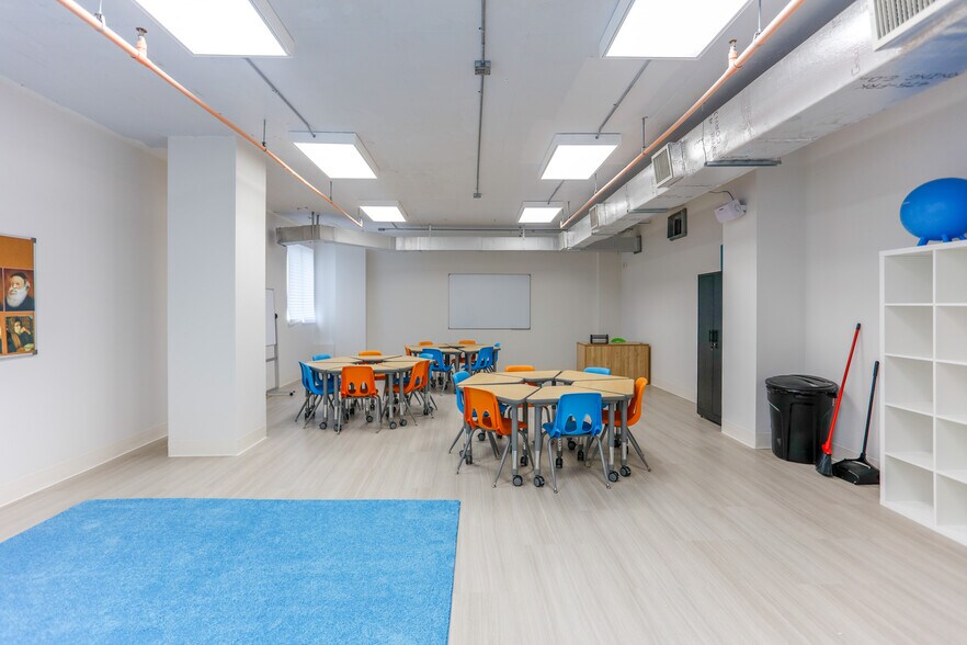 More Photos Of 1720 Harrison St, Hollywood Office Residential For Sale