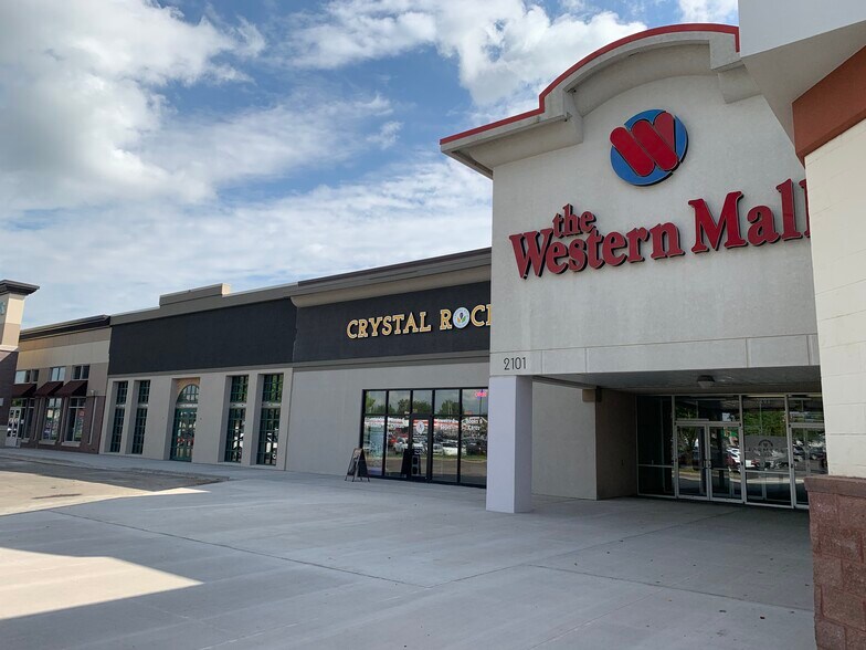 Primary Photo Of 2101-2120 W 41st St, Sioux Falls Unknown For Lease