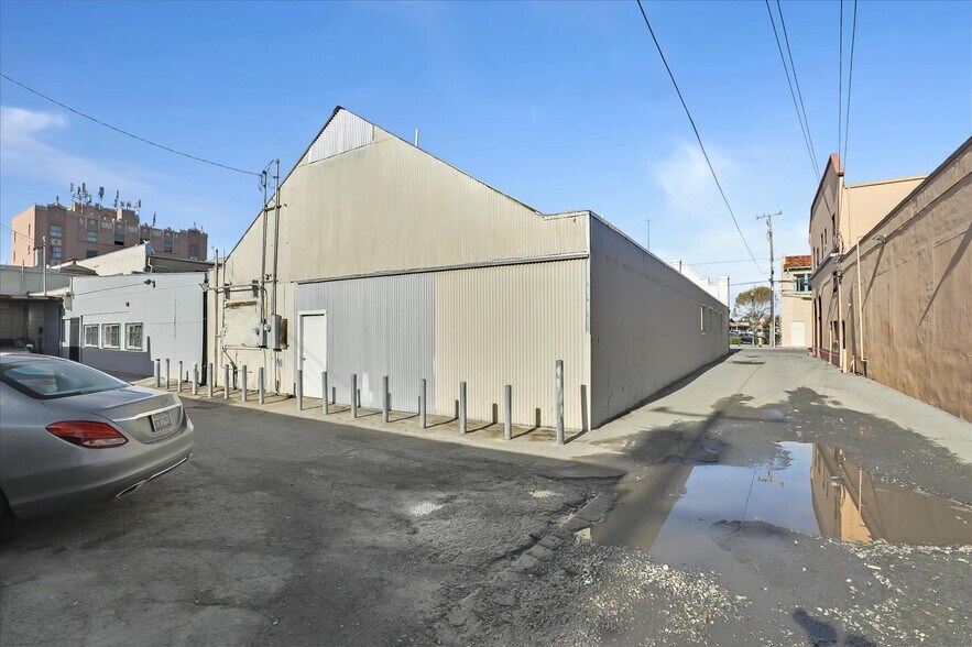 More Photos Of 14 E Lake Ave, Watsonville Storefront For Lease