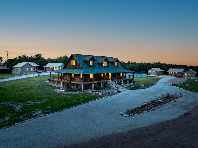 More Photos Of 3607 Lone Man Mountain Rd, Wimberley Hotel For Sale
