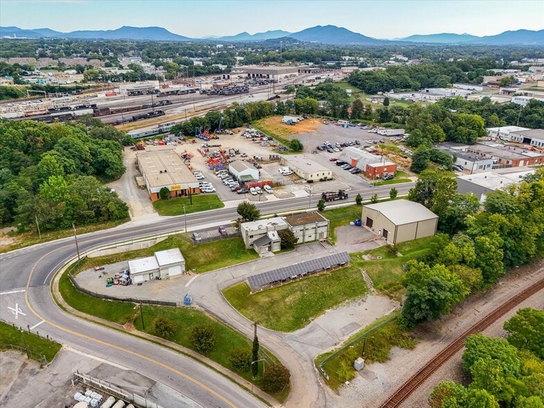 More Photos Of 2314 Patterson Ave SW, Roanoke Office For Sale