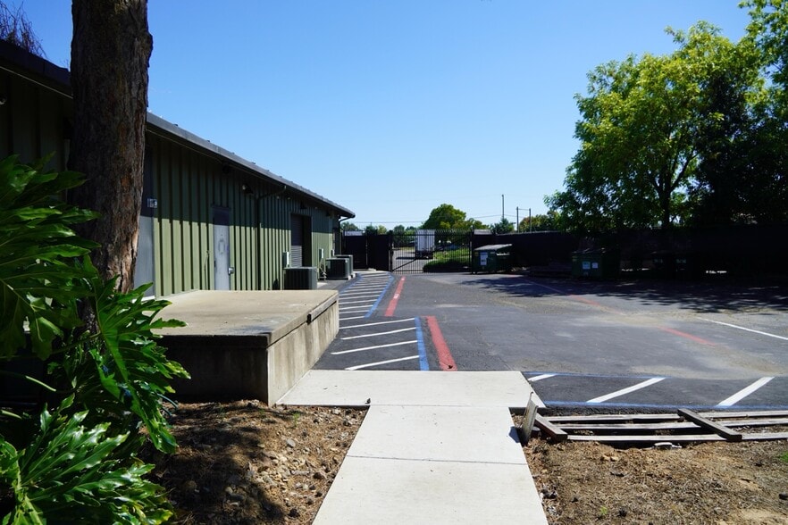 More Photos Of 197 Otto Cir, Sacramento Warehouse For Sale