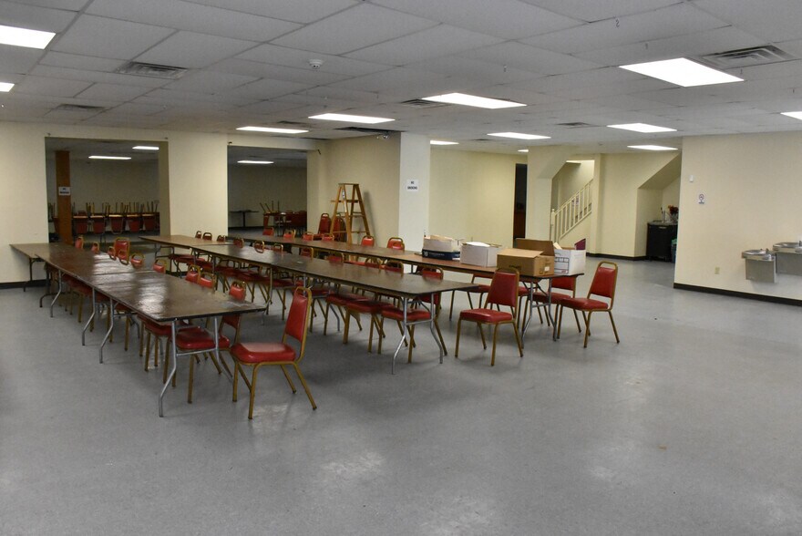 More Photos Of 18208 Cussewago Rd, Meadville Restaurant For Sale
