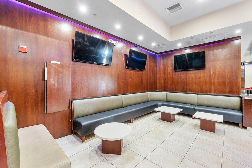 More Photos Of 401 W Atlantic Ave, Delray Beach Storefront Retail Office For Sale