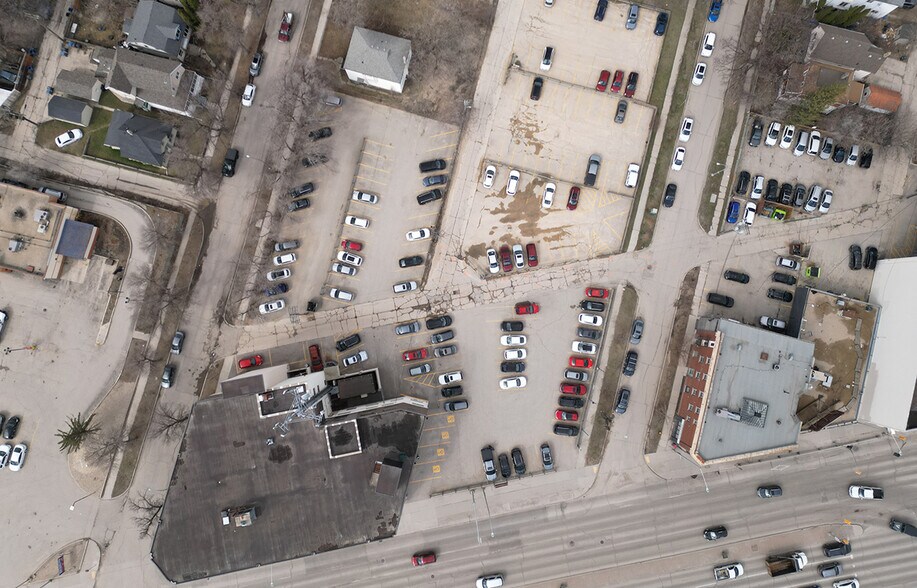 More Photos Of 829, 831, 835 Portage Ave, Winnipeg Office For Sale