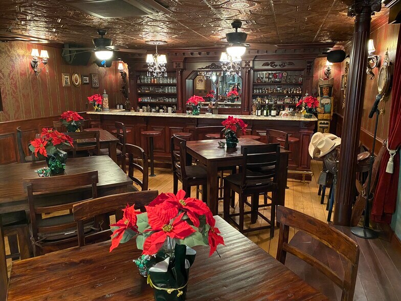 More Photos Of 9181 Commerce Center Cir, Highlands Ranch Self Storage For Sale