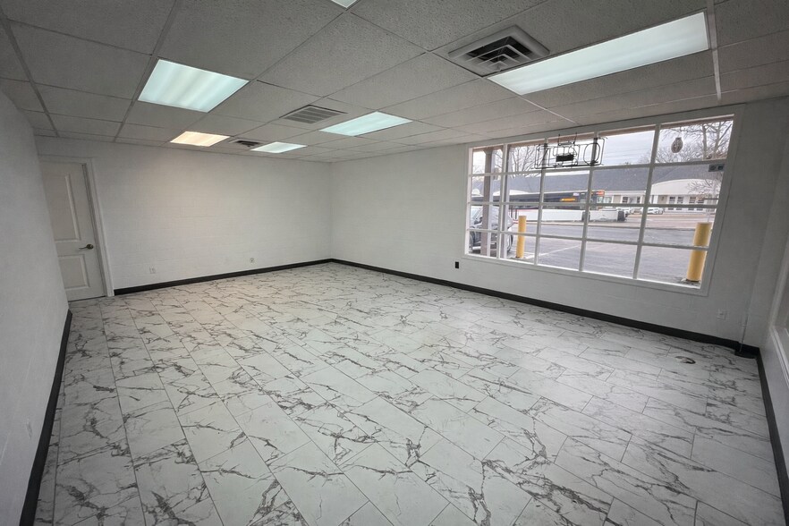 More Photos Of 2310-2326 S Brentwood Blvd, Saint Louis Unknown For Lease