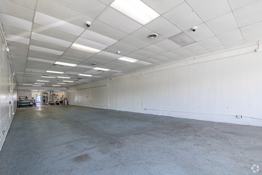 More Photos Of 340-360 W Route 59 Hwy, Nanuet Freestanding For Lease