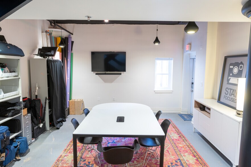 More Photos Of 3145 Mount Vernon Ave, Alexandria Office For Sale