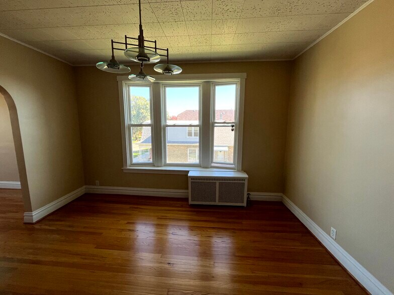 More Photos Of 4929 W Warwick Ave, Chicago Apartments For Sale