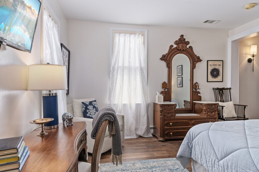 More Photos Of 11 E Philadelphia Ave, Boyertown Hospitality For Sale