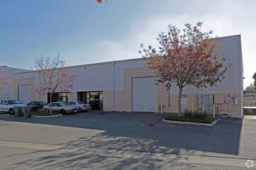 More Photos Of 1275 Triangle Ct, West Sacramento Warehouse For Lease
