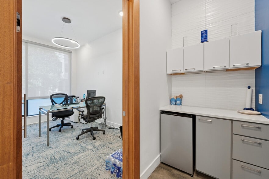 More Photos Of 1225 N 7th St, Philadelphia Office For Lease