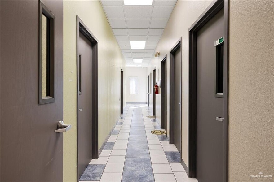 More Photos Of 451 E Alton Gloor Blvd, Brownsville Medical For Sale