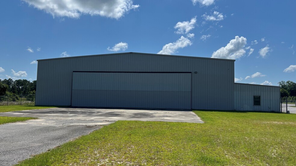 Primary Photo Of 100 Aviation Way, Eastman Specialty For Lease