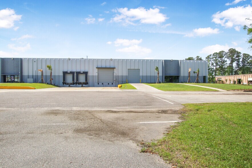 More Photos Of 7391 Pepperdam Ave, North Charleston Warehouse For Lease