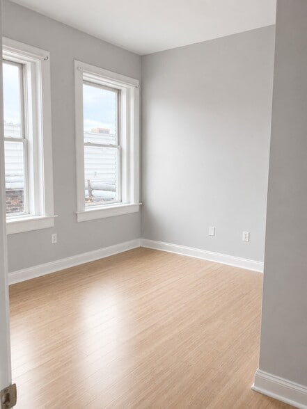More Photos Of 1717 E Franklin St, Richmond Storefront Retail Residential For Sale