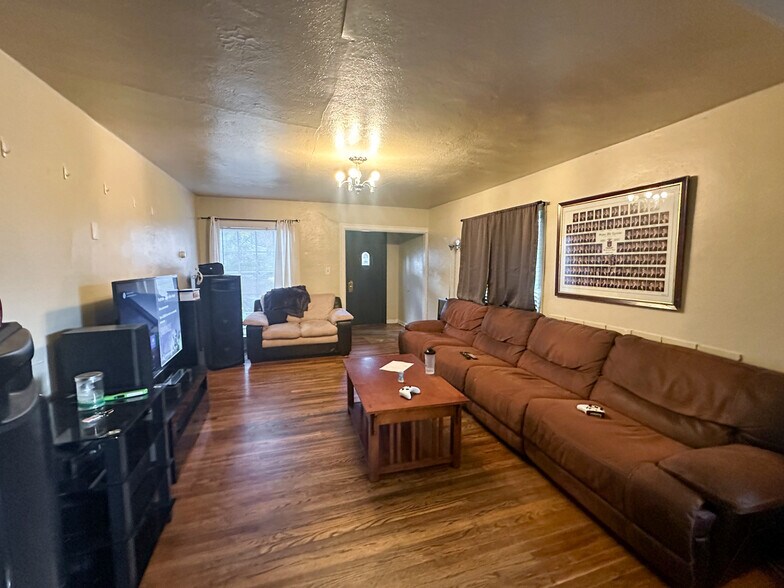 More Photos Of 415 NE Campus St, Pullman Apartments For Sale