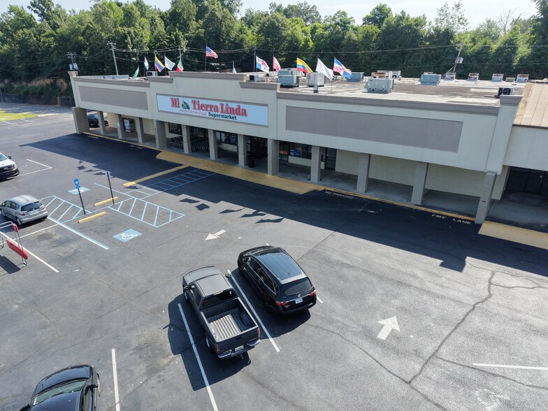 More Photos Of 2337-2375 1st St NE, Center Point Unknown For Lease