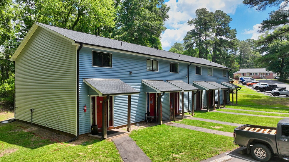Primary Photo Of 301 Wheel Hollow Trl, Sanford Apartments For Sale