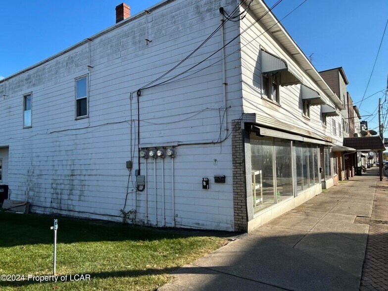 More Photos Of 437-443 Centre Street St, Freeland Storefront Retail Residential For Sale