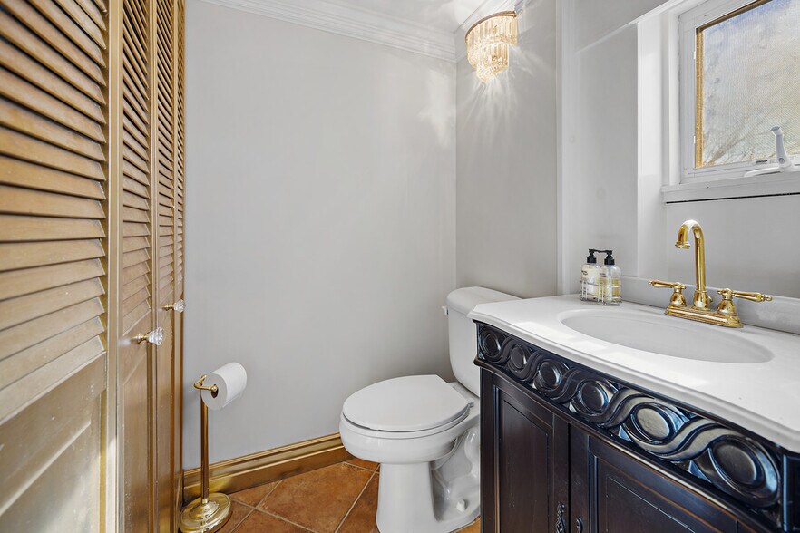 More Photos Of 43 Main St, Clinton Township Storefront For Sale