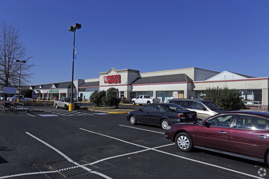 More Photos Of 6521-6661 Lake Harbour Dr, Midlothian Unknown For Lease