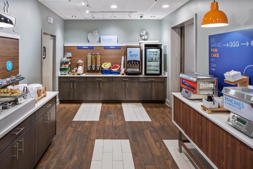 More Photos Of 4601 Best Rd, College Park Hotel For Sale