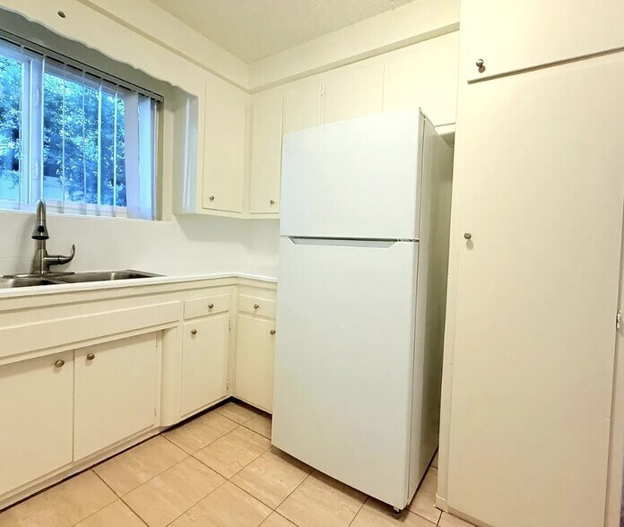 More Photos Of 12325 Riverside Dr, Valley Village Apartments For Sale