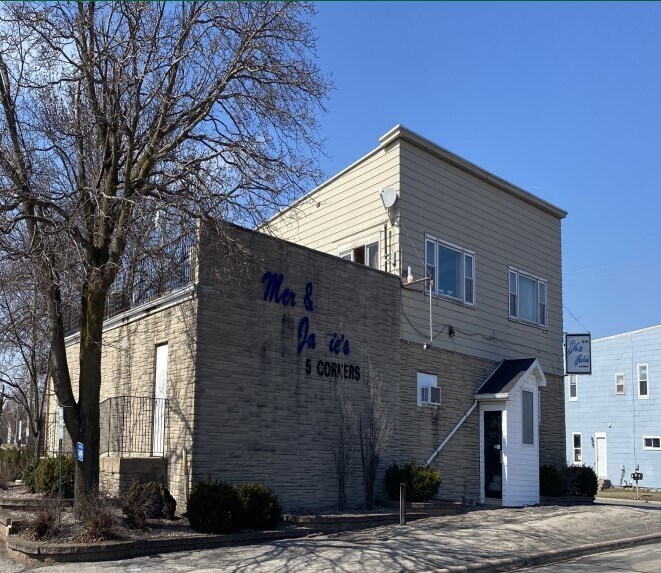 More Photos Of 4899 County Hwy EE, Appleton Restaurant For Sale