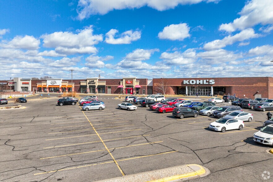 More Photos Of 1643-1663 County Road B2 W, Roseville Storefront For Lease