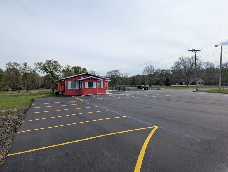 More Photos Of 24901 Red Arrow Hwy, Mattawan Restaurant For Lease