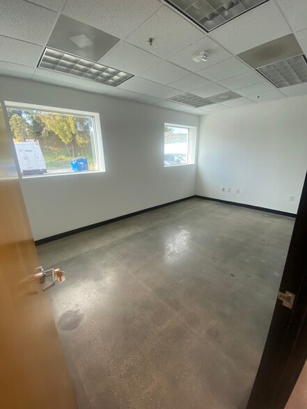 More Photos Of 1325 E El Segundo Blvd, El Segundo Food Processing For Lease