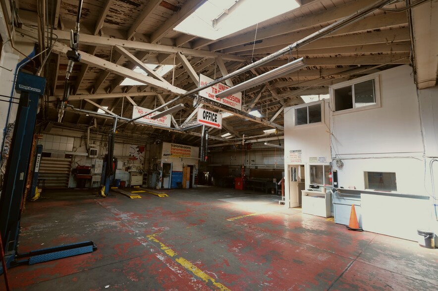 More Photos Of 1131-1137 California Dr, Burlingame Storefront Retail Residential For Sale