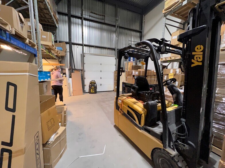 More Photos Of 1300-1360 Rue Louis-Marchand, Beloeil Warehouse For Sale