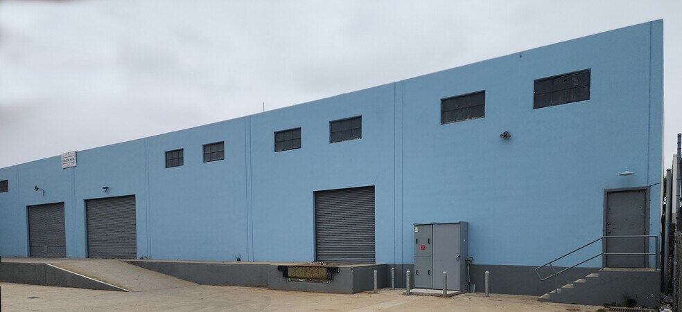 More Photos Of 2645 Yates Ave, Commerce Distribution For Lease