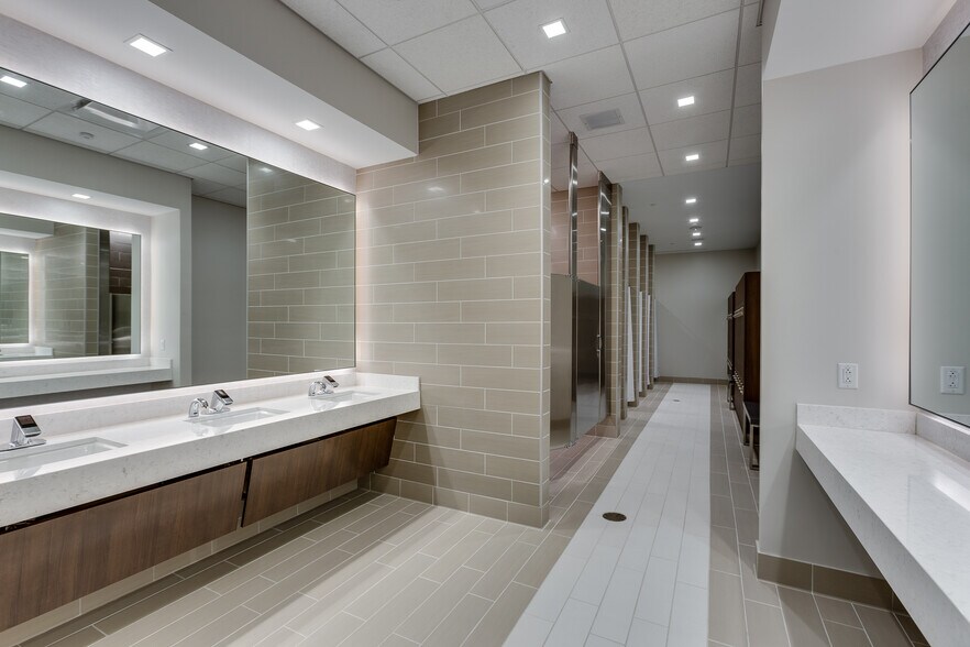 More Photos Of 13865 Sunrise Valley Dr, Herndon Office For Lease