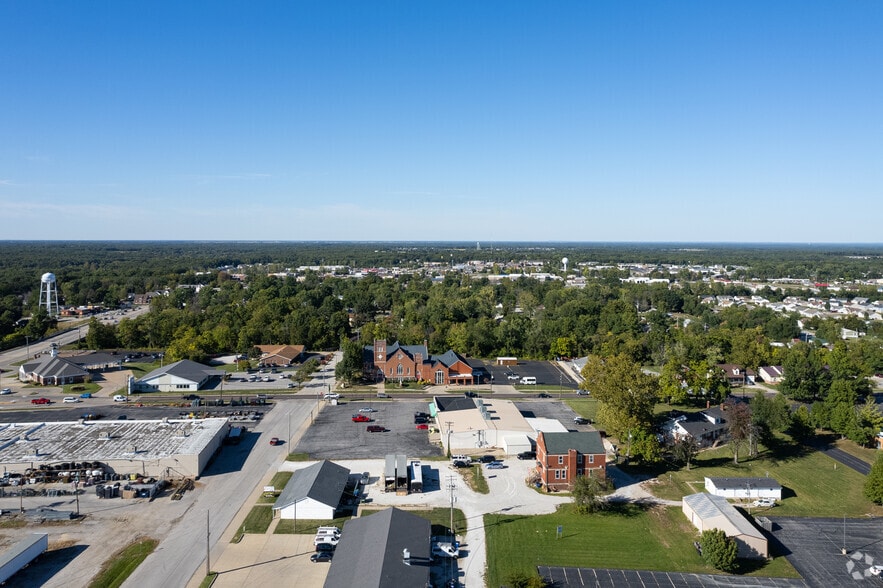 More Photos Of 702 E Main St, Warrenton Storefront Retail Office For Sale