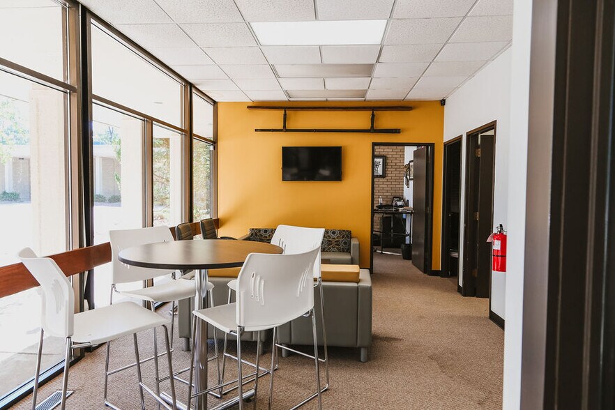 More Photos Of 130 Lexington Ln, Southern Pines Office For Lease