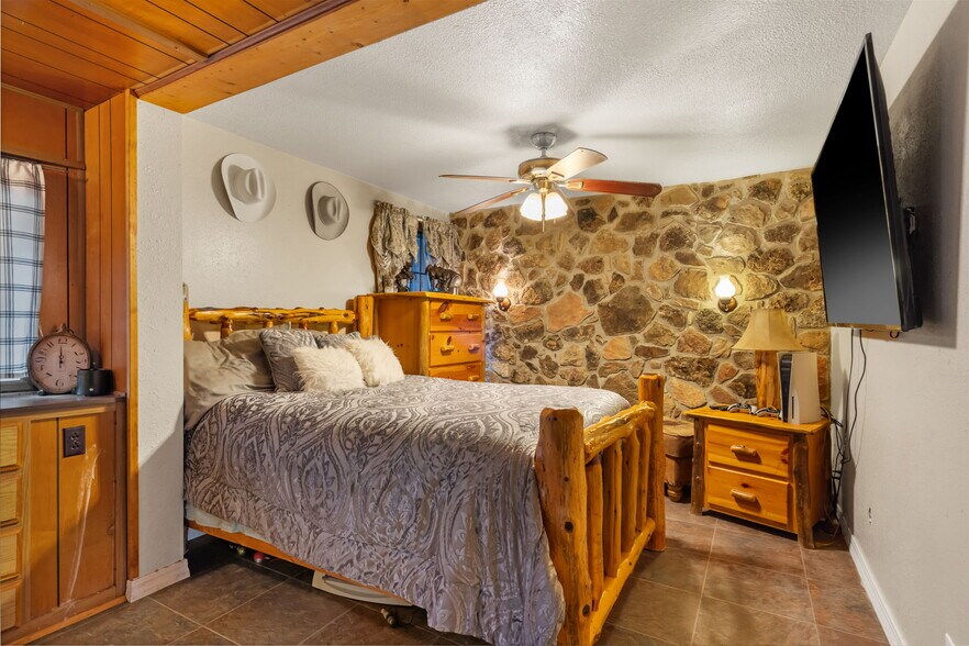 More Photos Of 6162 US Highway 160, Theodosia Restaurant For Sale
