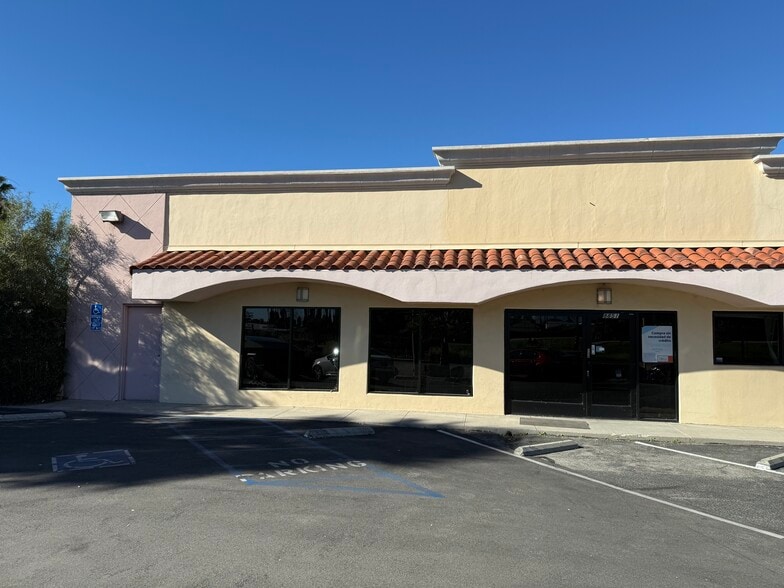 More Photos Of 8841-8863 Canoga Ave, Canoga Park Distribution For Lease