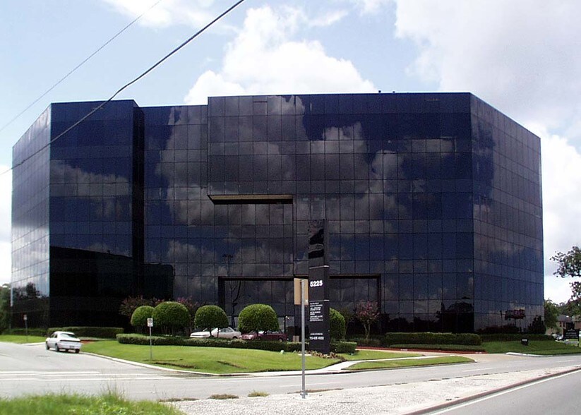 More Photos Of 5225 Katy Fwy, Houston Office For Lease