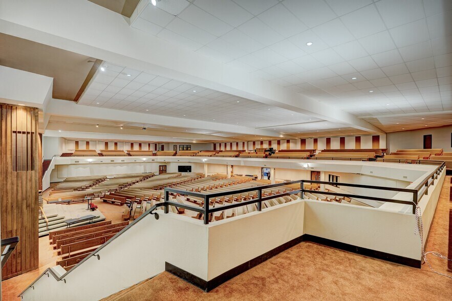 More Photos Of 1111 SW 89th St, Oklahoma City Specialty For Sale