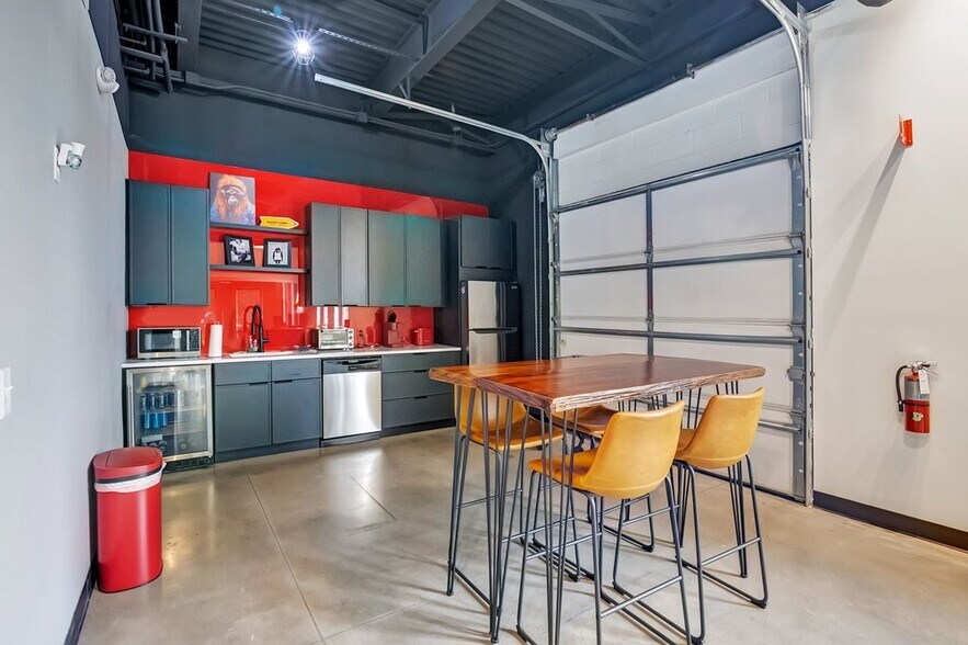 More Photos Of 311 N Cumberland Ave, Ocoee Office For Sale
